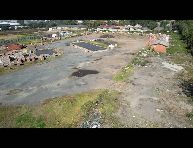 15,900M² VACANT LAND FOR SALE IN NEW MARKET